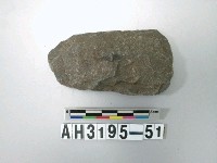 藏品(中型舌刃打製石斧)的圖片